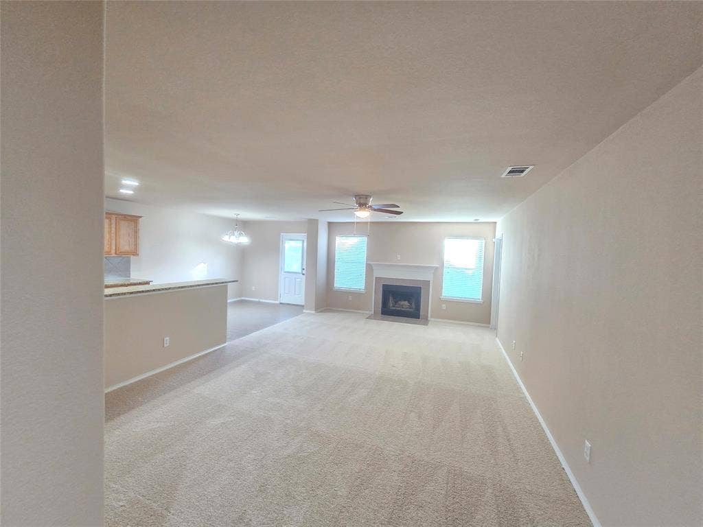 8304 Mossberg Drive, Arlington, TX 76002 8304 Mossberg Drive, Arlington, TX 76002
