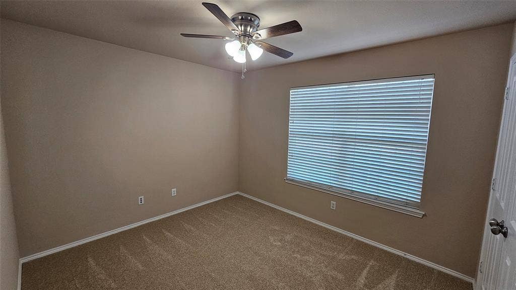8304 Mossberg Drive, Arlington, TX 76002 8304 Mossberg Drive, Arlington, TX 76002