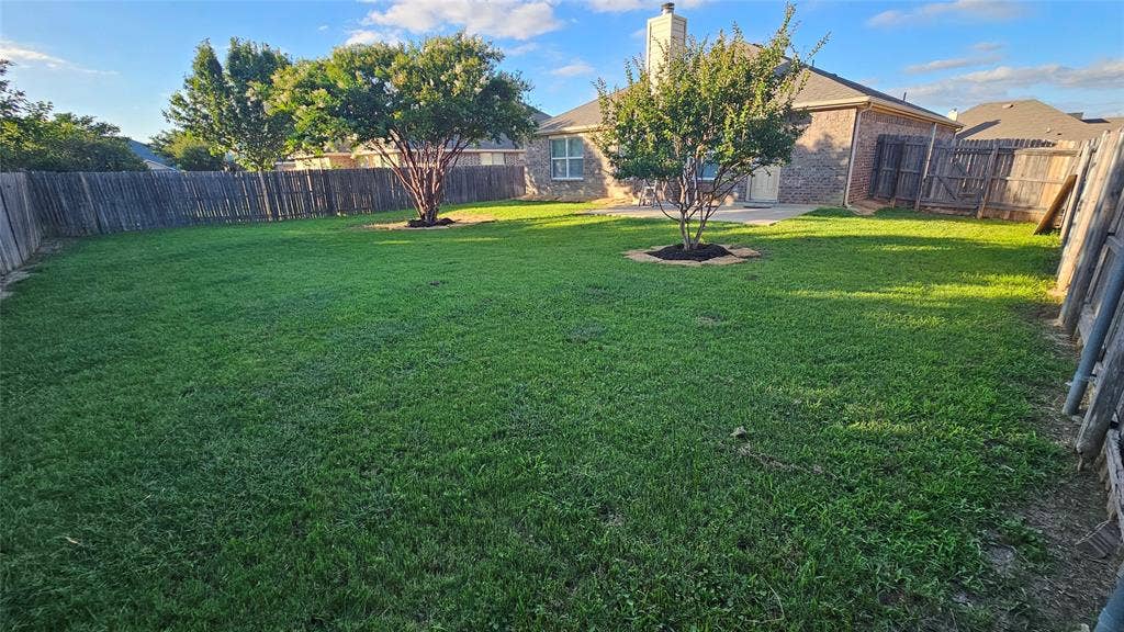 8304 Mossberg Drive, Arlington, TX 76002 8304 Mossberg Drive, Arlington, TX 76002