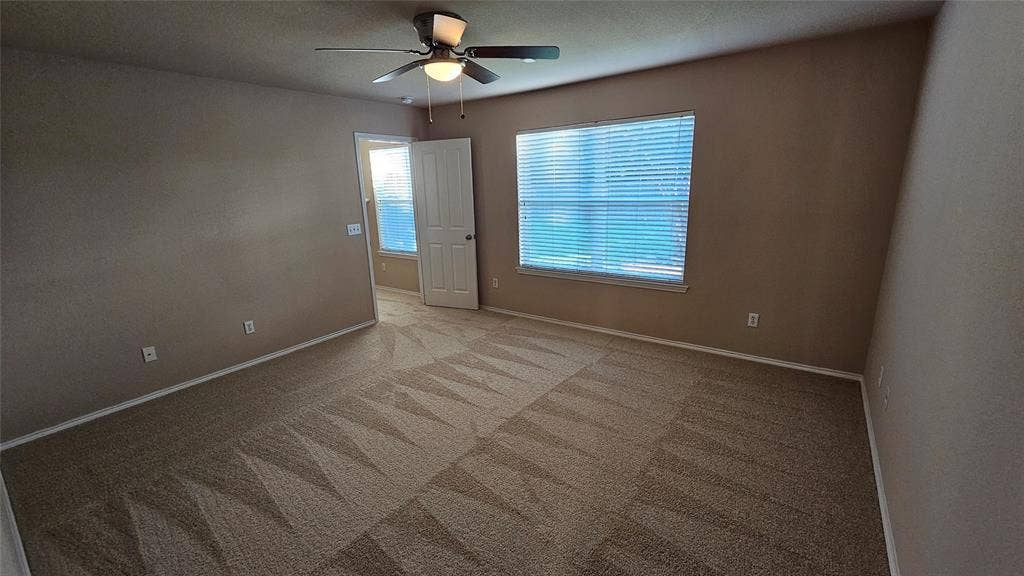 8304 Mossberg Drive, Arlington, TX 76002 8304 Mossberg Drive, Arlington, TX 76002