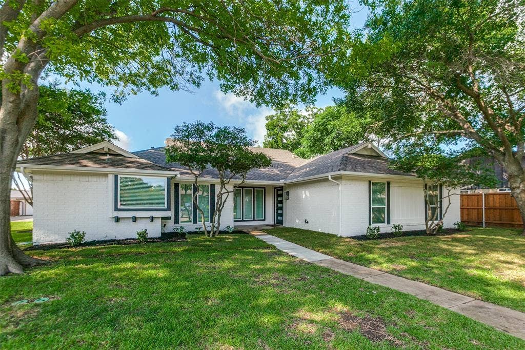 2104 Heather Hill Lane, Plano, TX 75075 2104 Heather Hill Lane, Plano, TX 75075