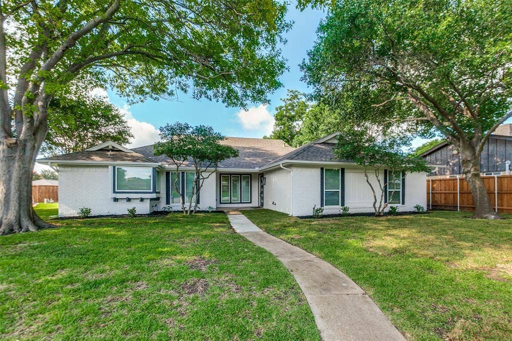 2104 Heather Hill Lane, Plano, TX 75075 2104 Heather Hill Lane, Plano, TX 75075