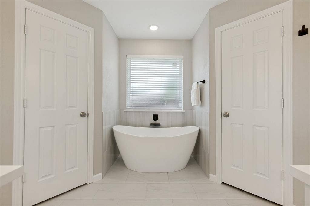 2104 Heather Hill Lane, Plano, TX 75075 2104 Heather Hill Lane, Plano, TX 75075