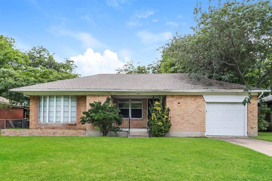 Property photo for 1327 Templecliff Drive, Dallas, TX