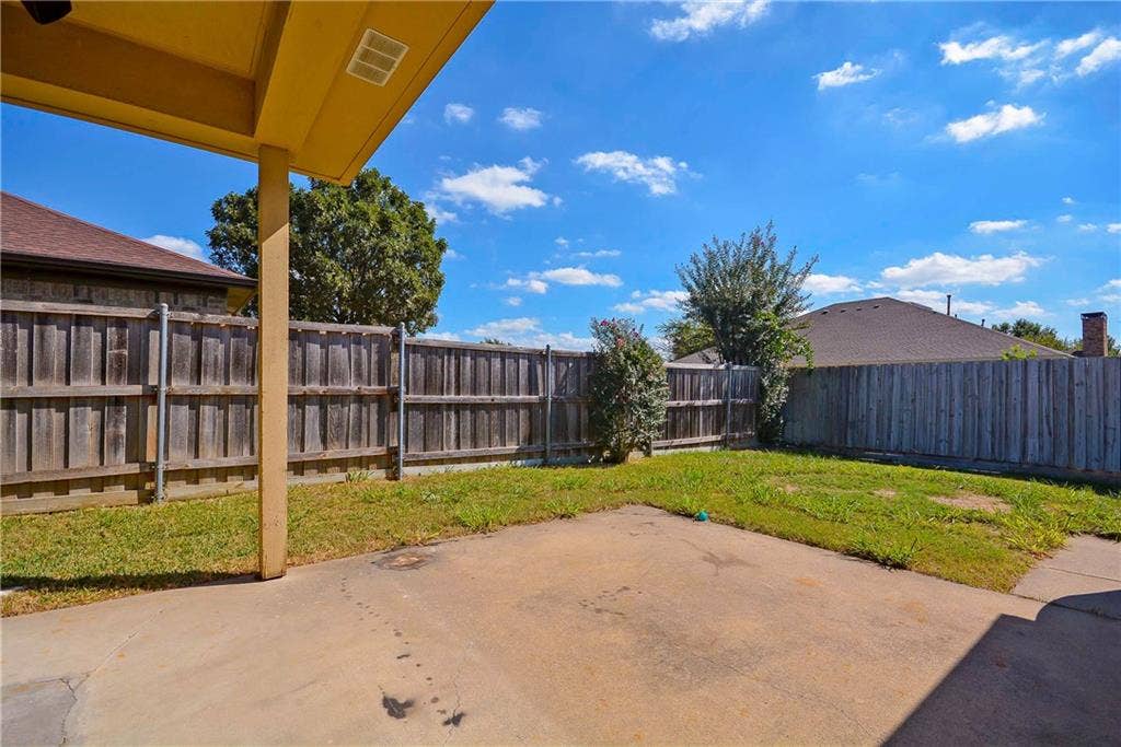 1104 Wimbledon Lane, Plano, TX 75075 1104 Wimbledon Lane, Plano, TX 75075