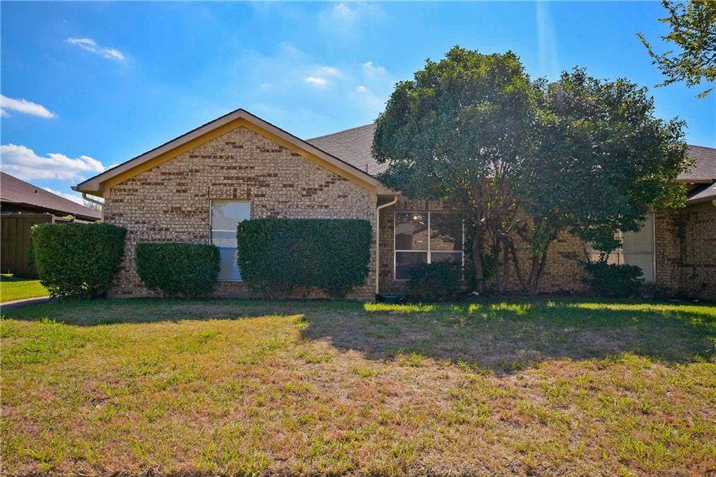 1104 Wimbledon Lane, Plano, TX 75075 1104 Wimbledon Lane, Plano, TX 75075