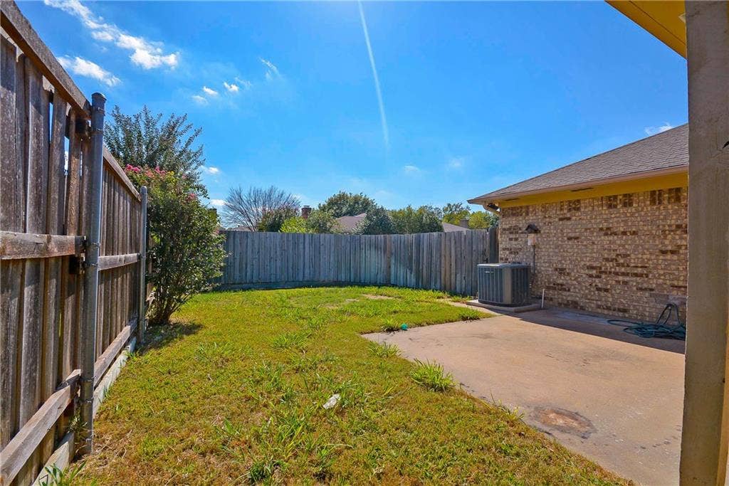 1104 Wimbledon Lane, Plano, TX 75075 1104 Wimbledon Lane, Plano, TX 75075