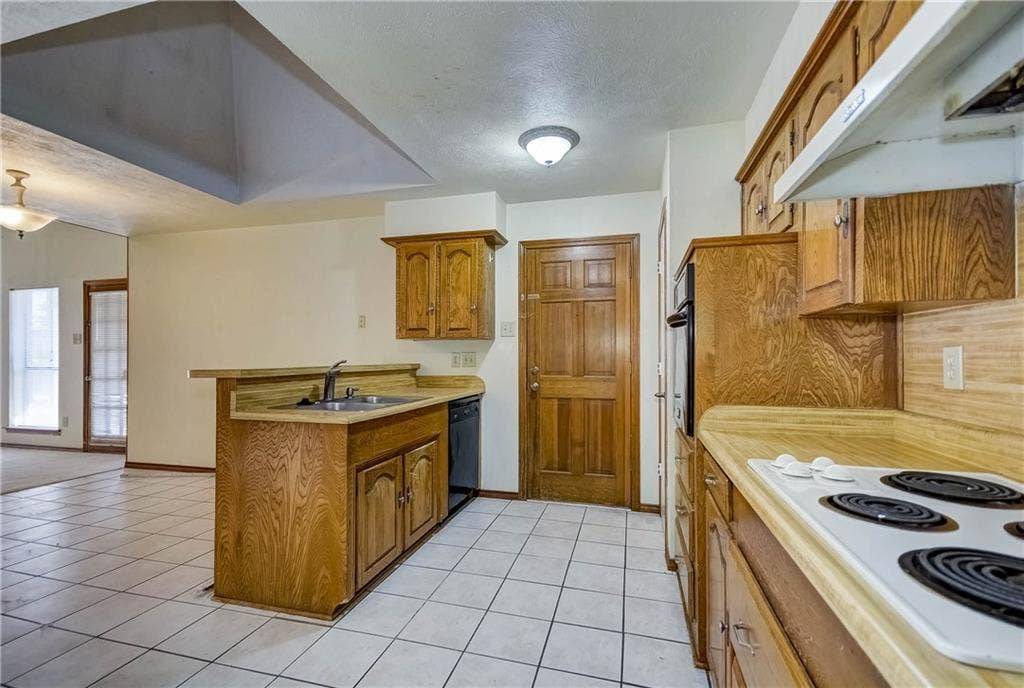 1104 Wimbledon Lane, Plano, TX 75075 1104 Wimbledon Lane, Plano, TX 75075