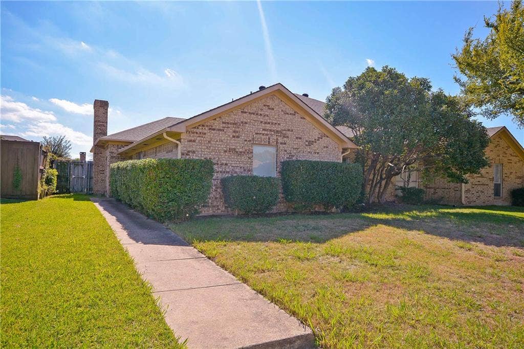 1104 Wimbledon Lane, Plano, TX 75075 1104 Wimbledon Lane, Plano, TX 75075
