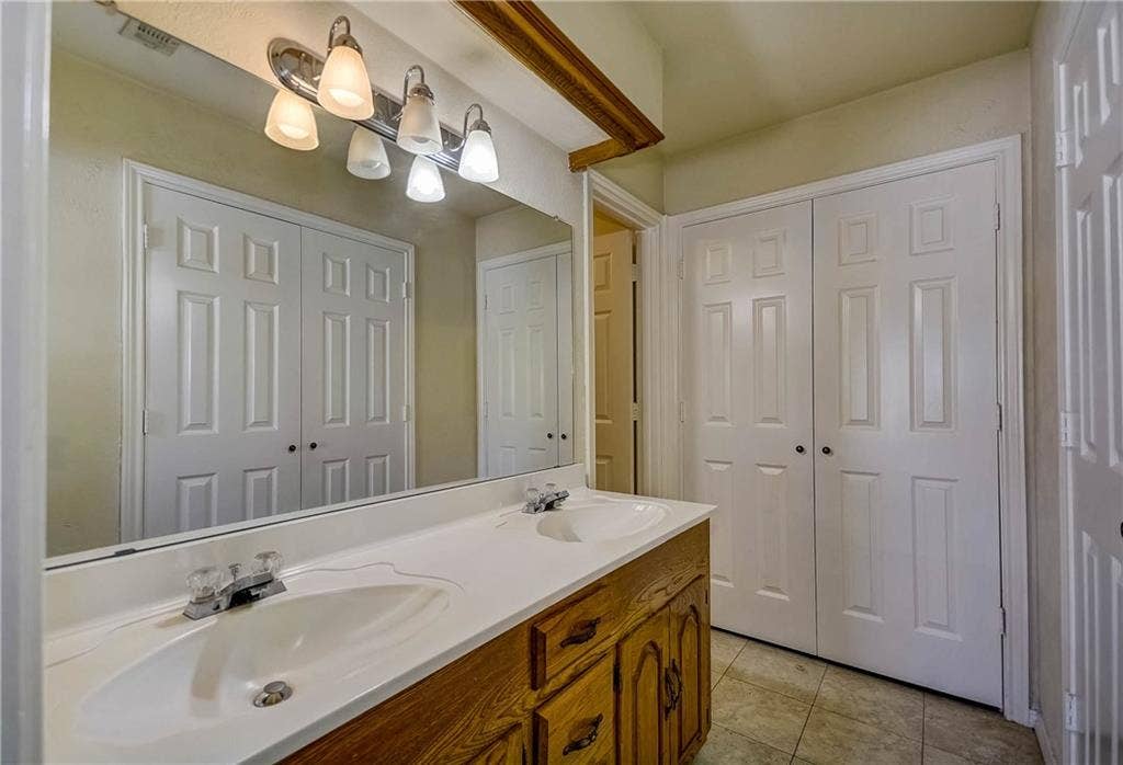 1104 Wimbledon Lane, Plano, TX 75075 1104 Wimbledon Lane, Plano, TX 75075