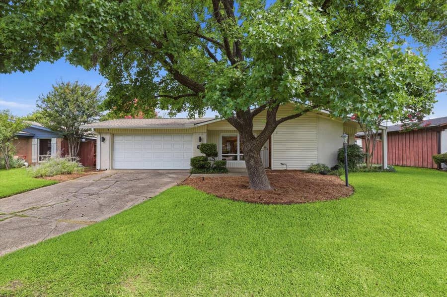 Property photo for 2953 Silverton Drive, Dallas, TX