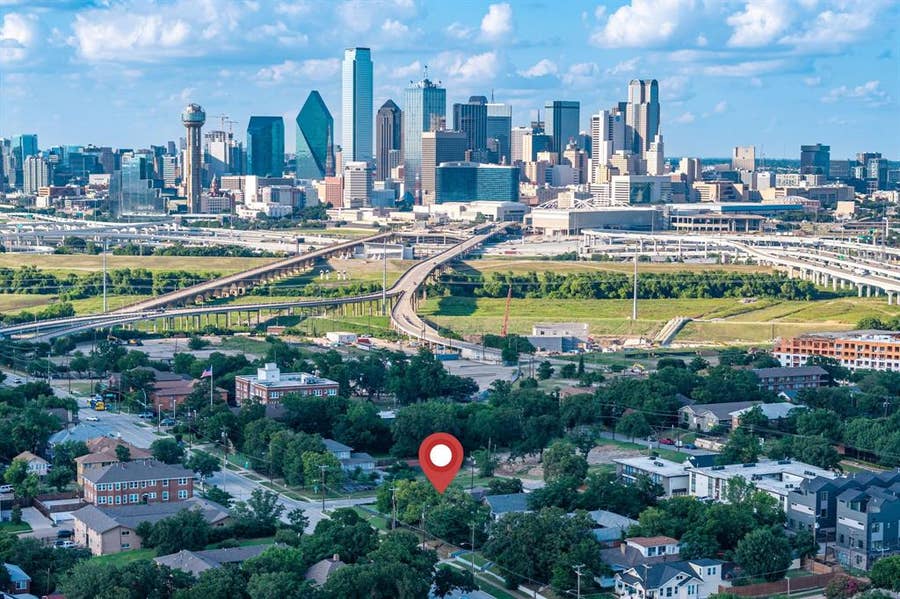 Property photo for 722 N Marsalis Avenue, Dallas, TX