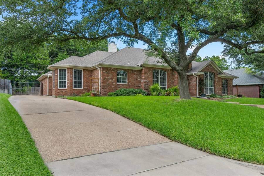 Property photo for 716 Meadow Mountain Drive, Waco, TX