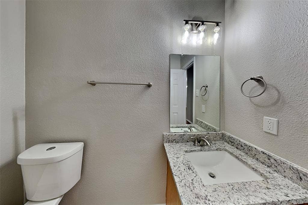 7908 Swan Park Drive, Denton, TX 76210 7908 Swan Park Drive, Denton, TX 76210