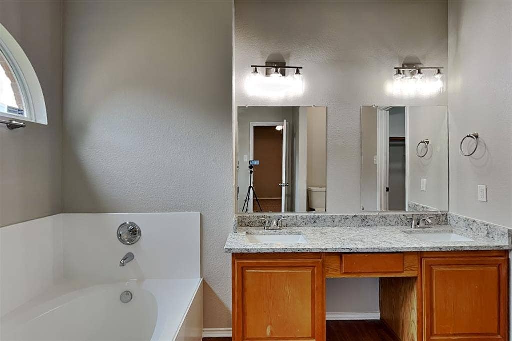 7908 Swan Park Drive, Denton, TX 76210 7908 Swan Park Drive, Denton, TX 76210