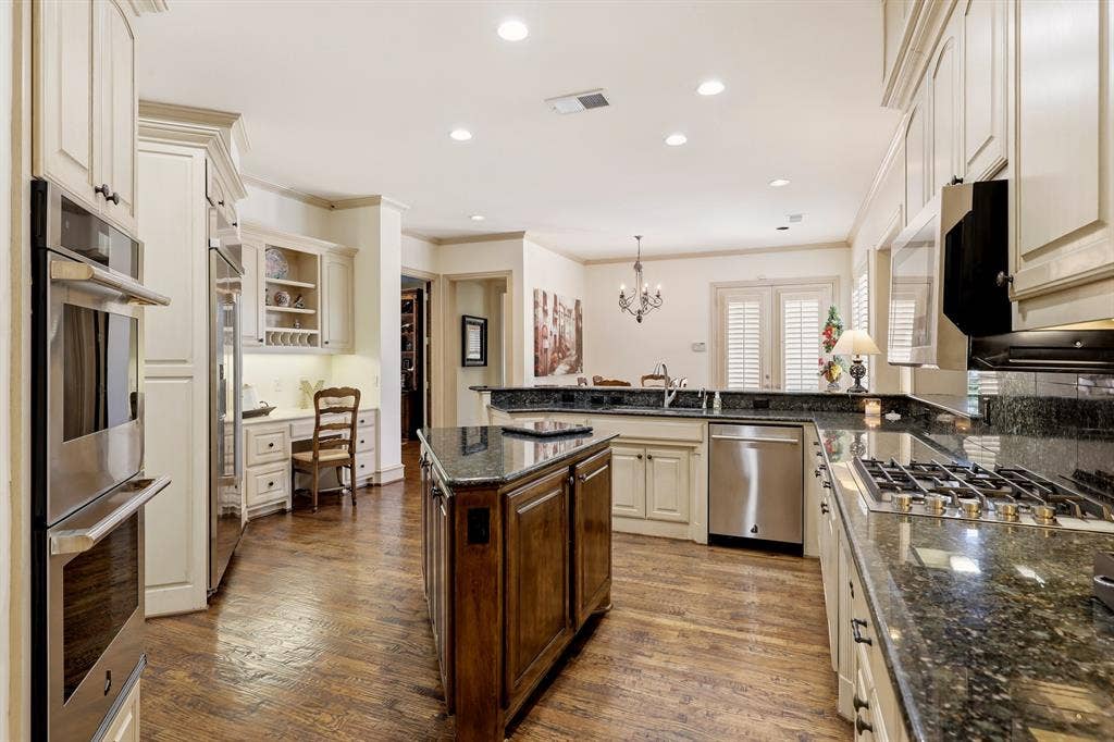 2708 Anders Lane, Plano, TX 75093 2708 Anders Lane, Plano, TX 75093