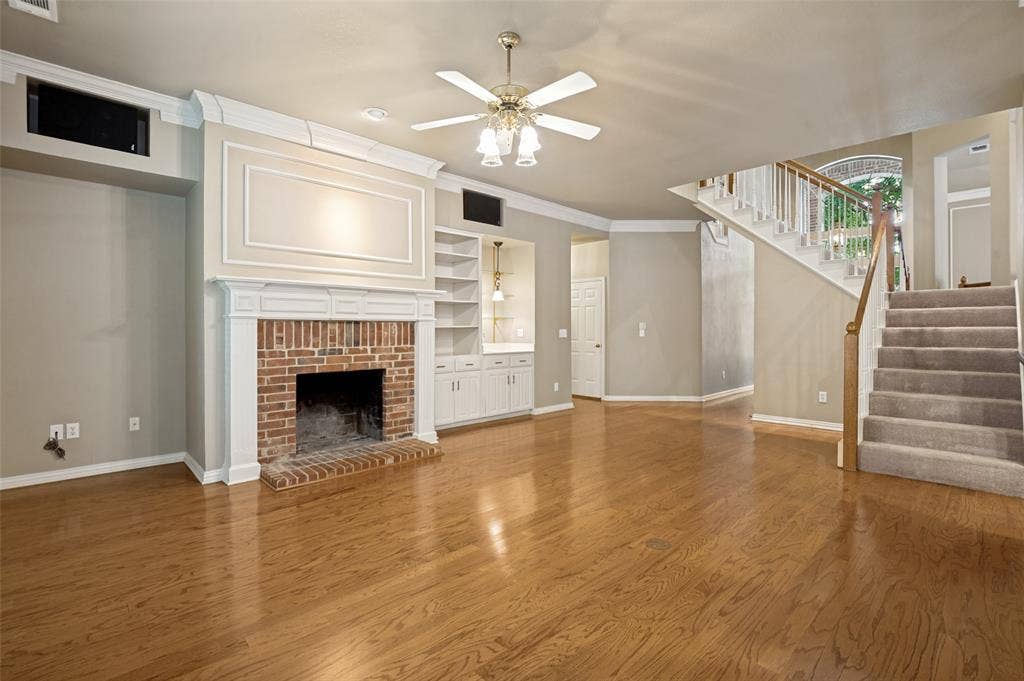 2820 Creek Bend, McKinney, TX 75072 The focal point of the family room is the beautiful fire place with full mantle. You have a choice of wood burning or inserting gas logs.