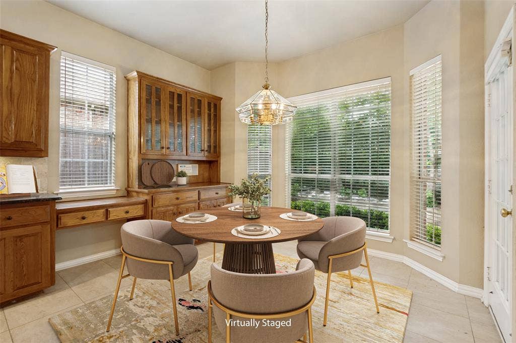 2820 Creek Bend, McKinney, TX 75072 The perfect setting to enjoy everyday dining.