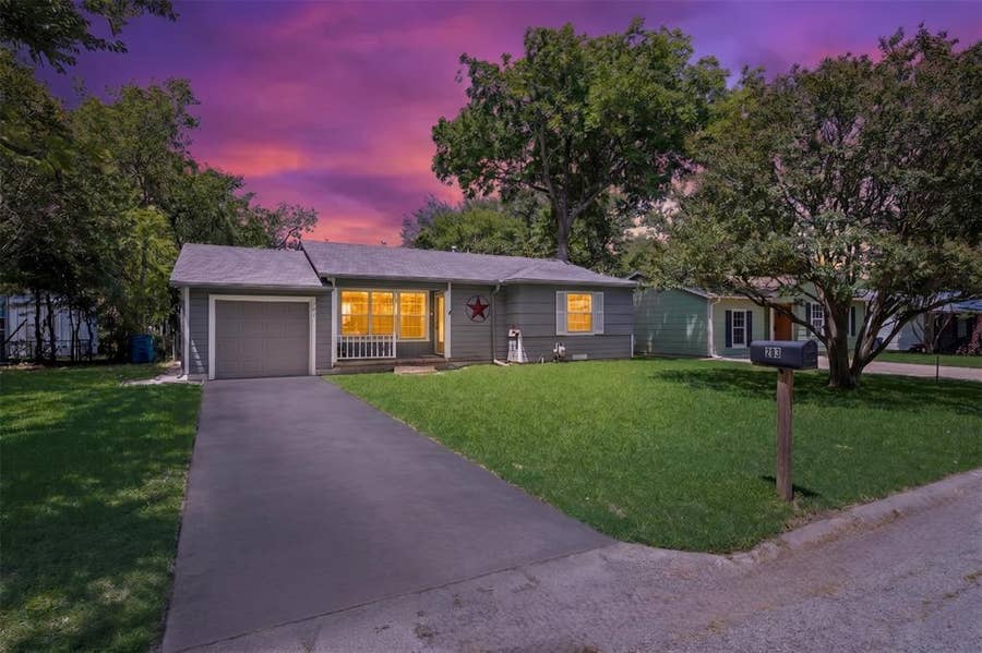 Property photo for 203 E 7th Street, Kaufman, TX
