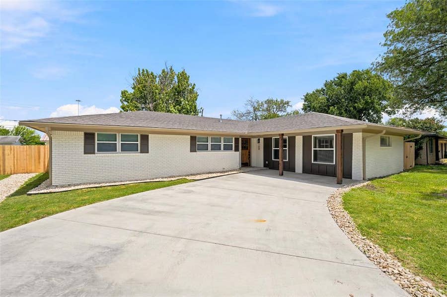 Property photo for 108 E San Benito Drive, Robinson, TX