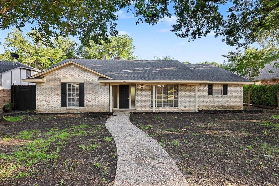 Property photo for 1702 Yorkshire Drive, Richardson, TX