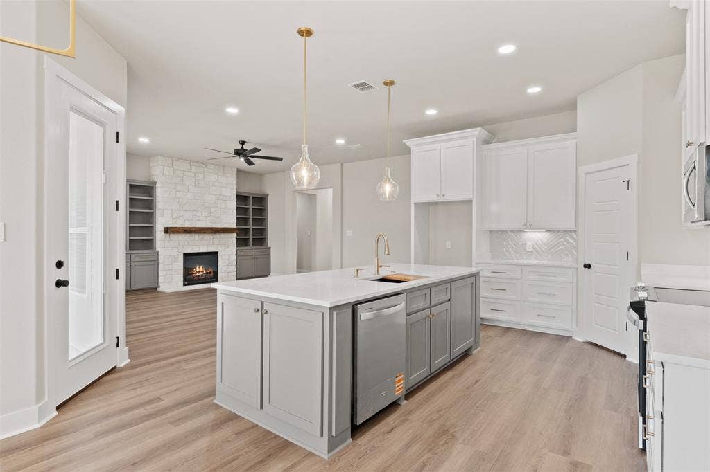 9824 Durango Trail, Waco, TX 76712 Kitchen