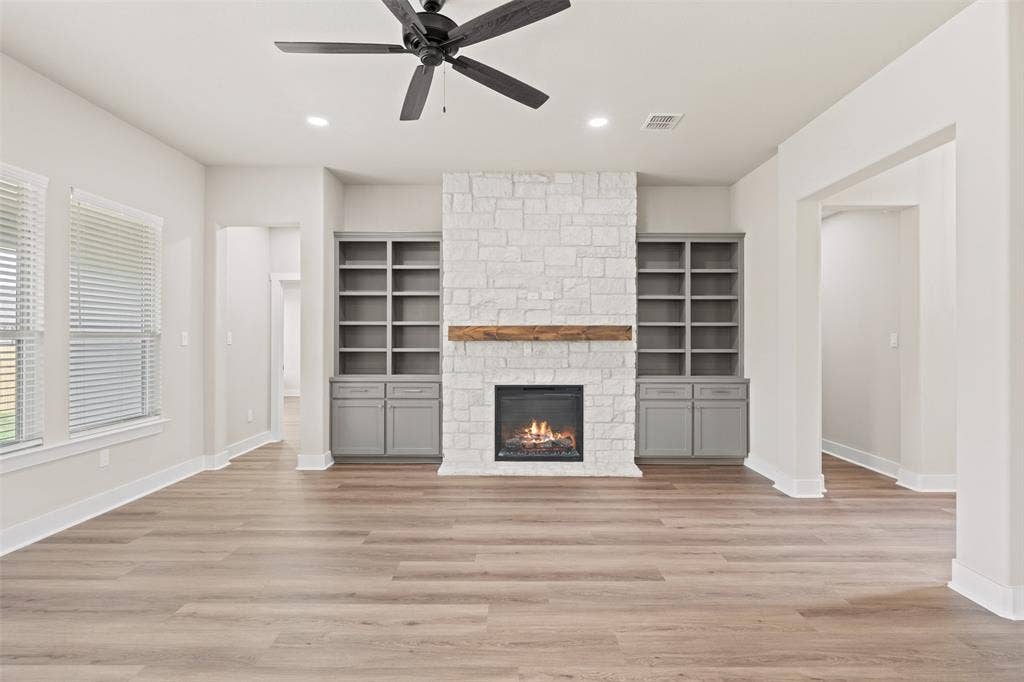 9824 Durango Trail, Waco, TX 76712 Living room