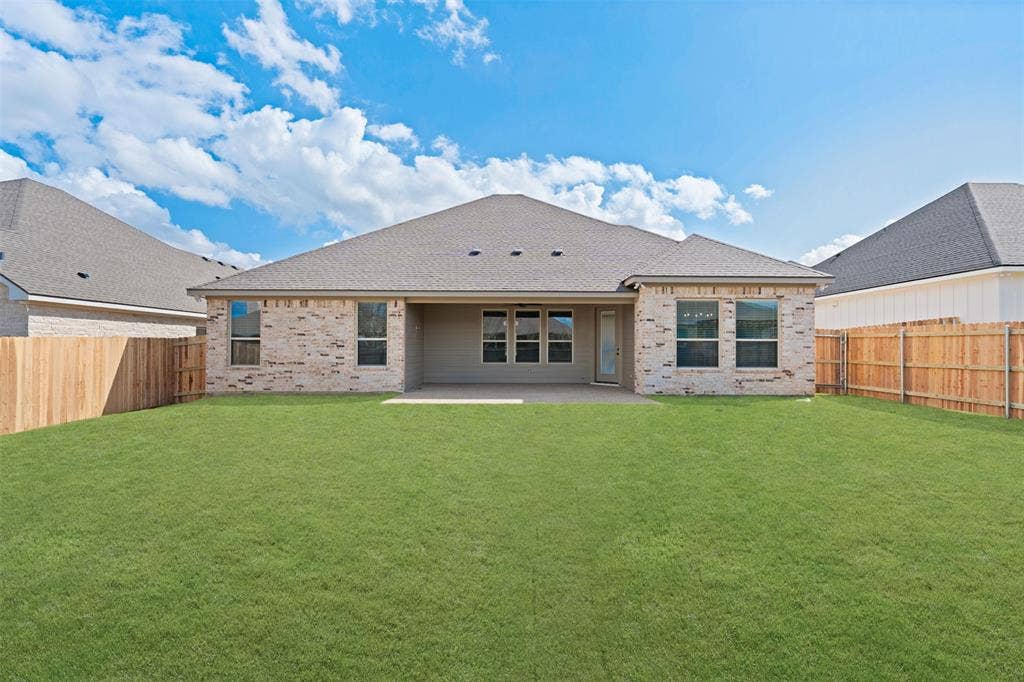 9824 Durango Trail, Waco, TX 76712 Back house