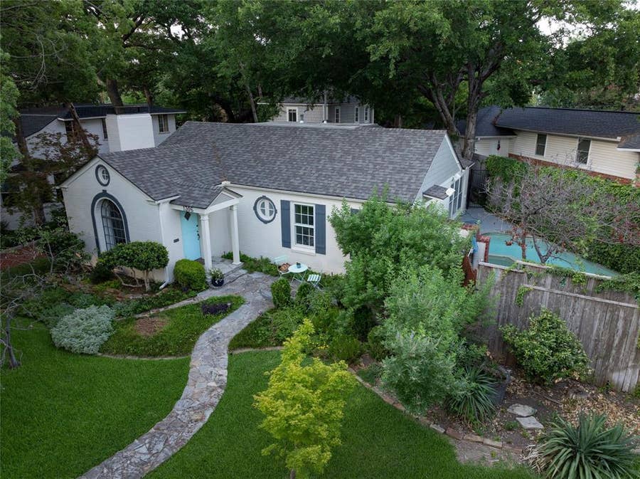 Property photo for 1306 Woodlawn Avenue, Dallas, TX