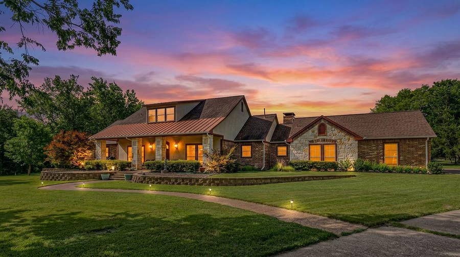 Property photo for 401 Saint Michaels Way, Rockwall, TX