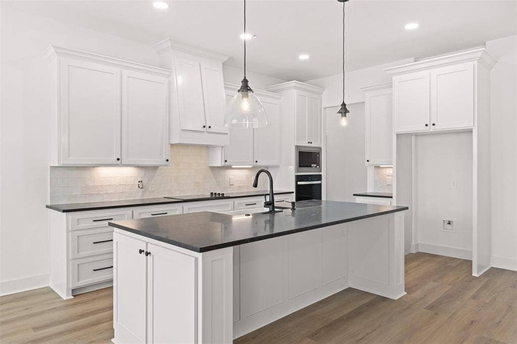 9820 Durango Trail, Waco, TX 76712 Kitchen