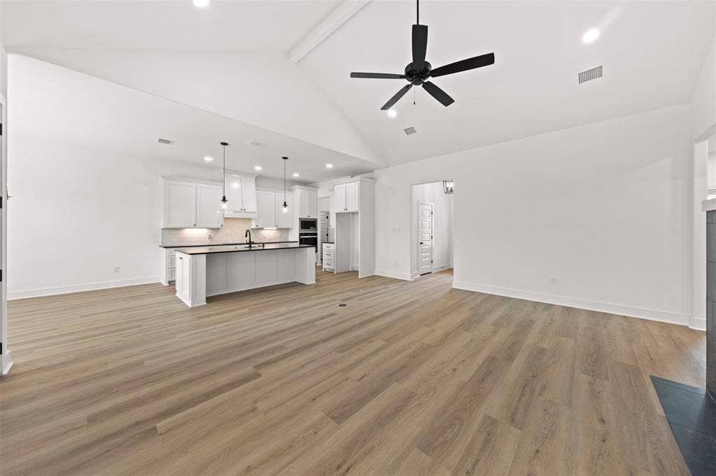 9820 Durango Trail, Waco, TX 76712 Living room