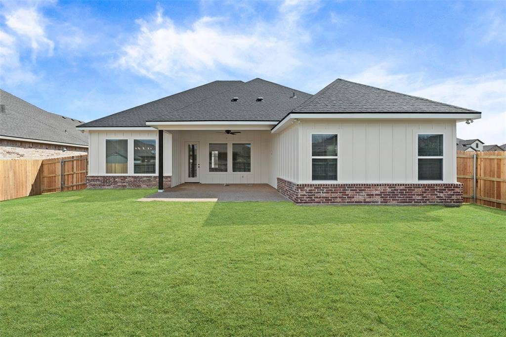 9820 Durango Trail, Waco, TX 76712 Back house