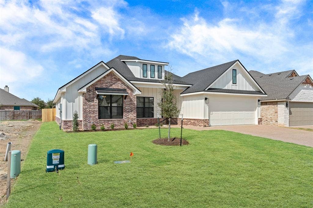 9820 Durango Trail, Waco, TX 76712 Front house