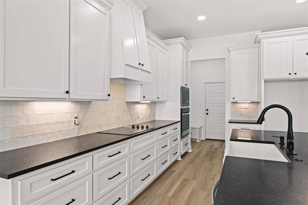 9820 Durango Trail, Waco, TX 76712 Kitchen