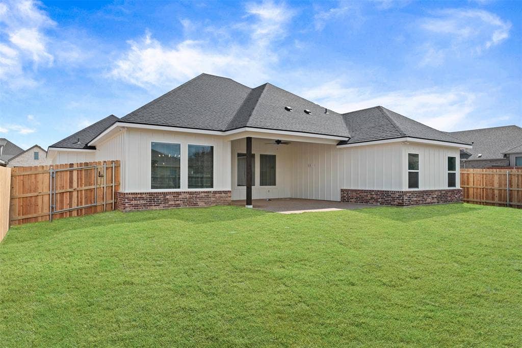 9820 Durango Trail, Waco, TX 76712 Back house