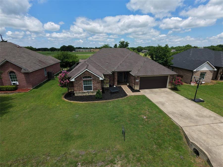 Property photo for 106 Meadowlark Drive, Palmer, TX