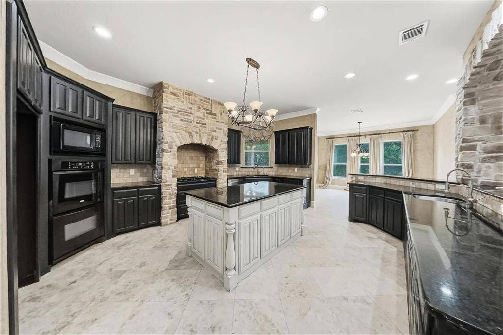129 Acorn Lane, Aledo, TX 76008 129 Acorn Lane, Aledo, TX 76008