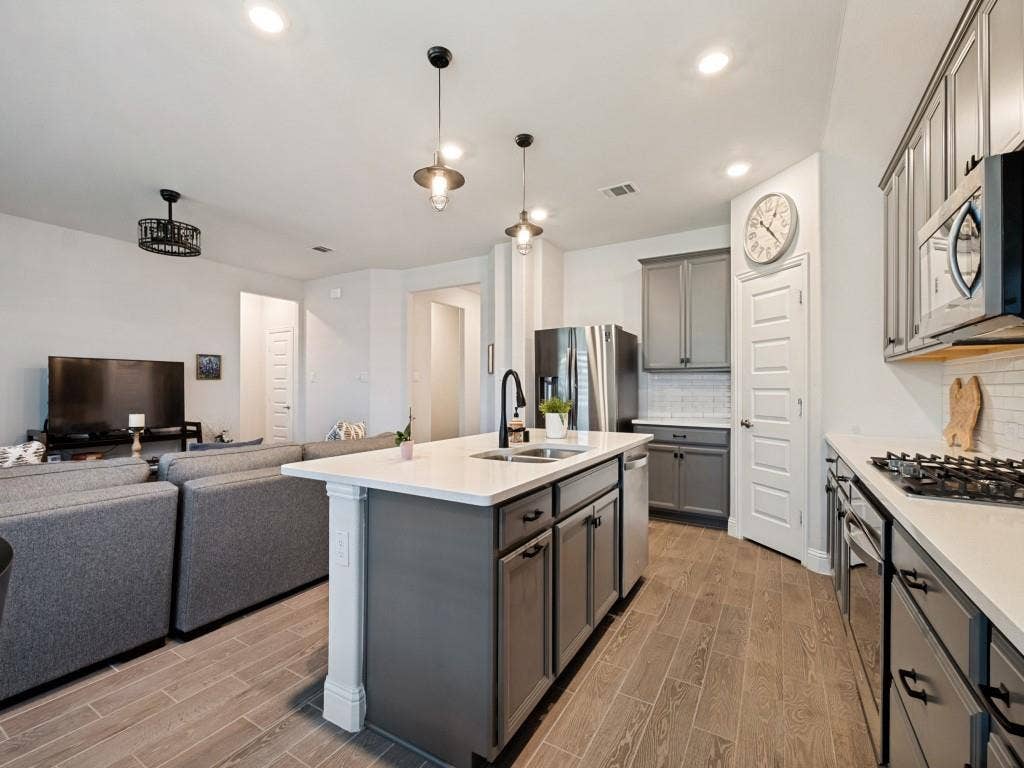 5120 Valley Forge Drive, Denton, TX 76207 5120 Valley Forge Drive, Denton, TX 76207
