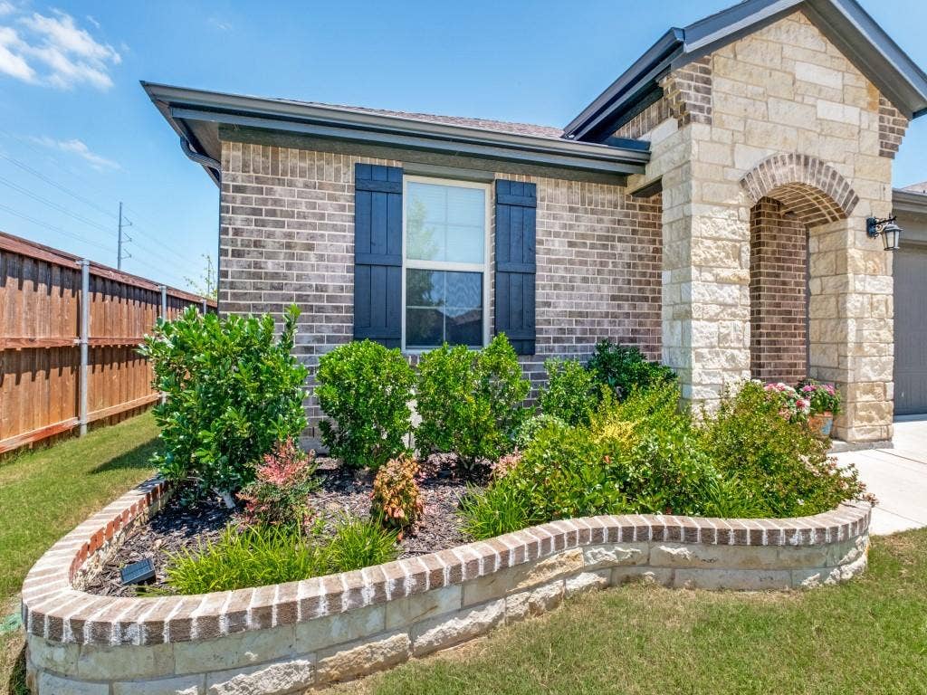 5120 Valley Forge Drive, Denton, TX 76207 5120 Valley Forge Drive, Denton, TX 76207
