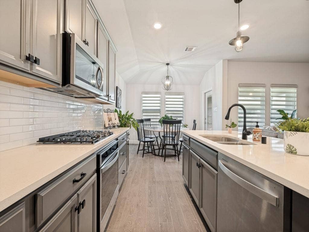 5120 Valley Forge Drive, Denton, TX 76207 5120 Valley Forge Drive, Denton, TX 76207