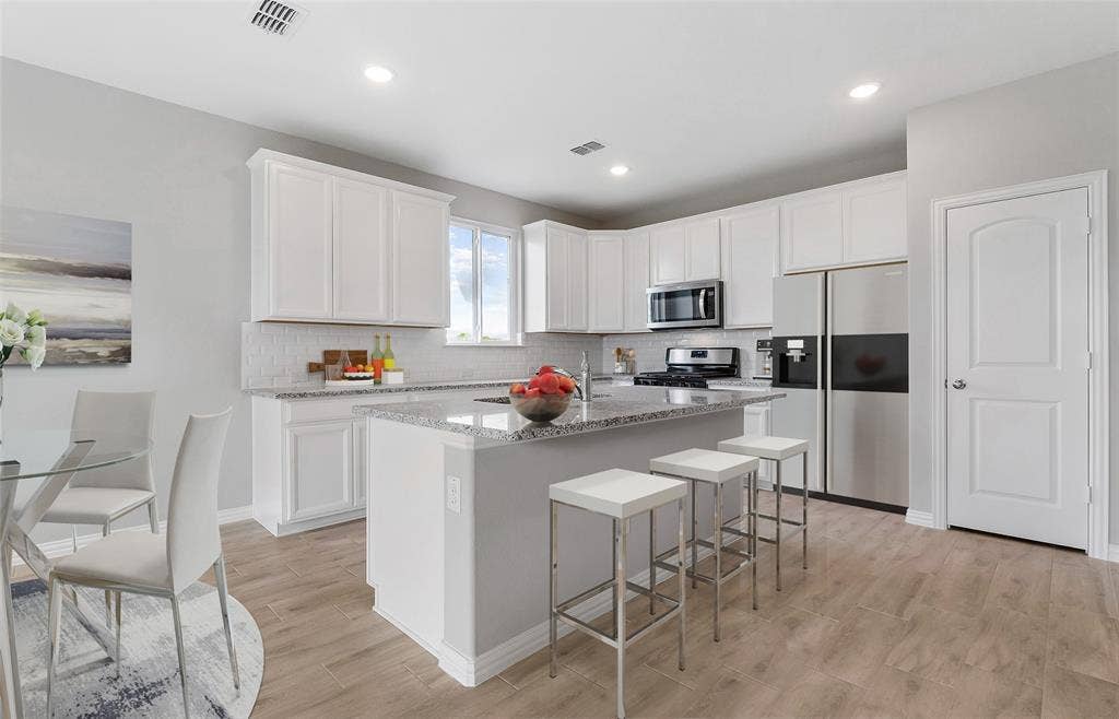 3312 Fortress Way, Denton, TX 76208 *Virtual Representation - Spacious kitchen with eat-in bartop island