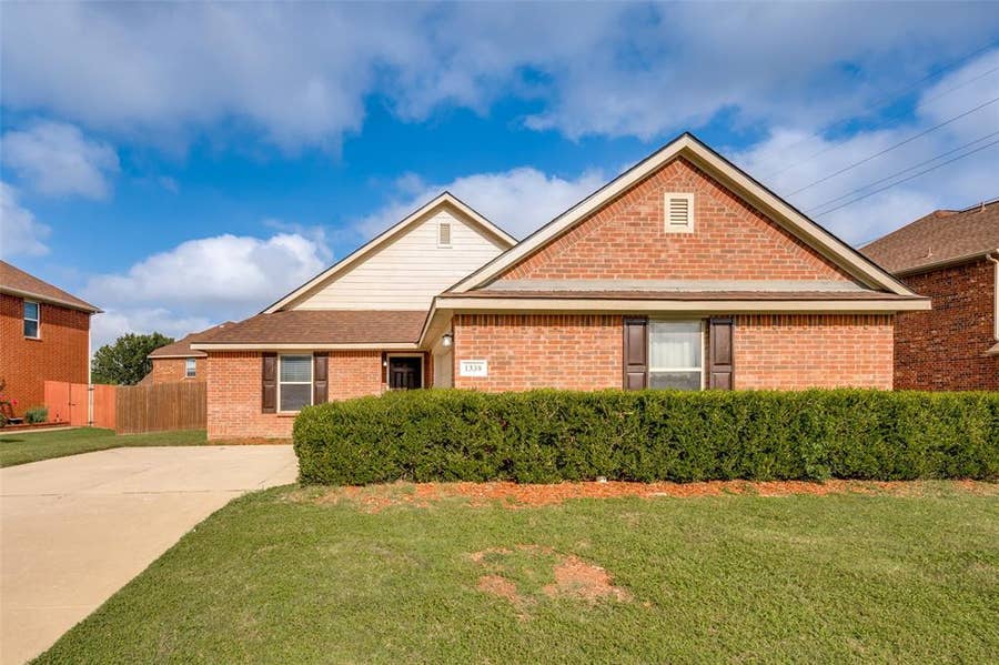 Property photo for 1339 4th Street, Grand Prairie, TX