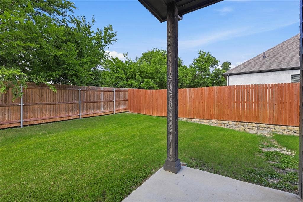 4017 Alpine Street, Midlothian, TX 76065 Covered patio with concrete flooring