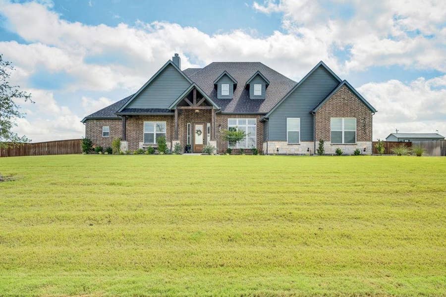 Property photo for 10630 Barleycorn Lane, Venus, TX