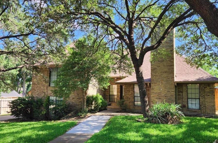 Property photo for 2001 Birchwood Lane, Grand Prairie, TX
