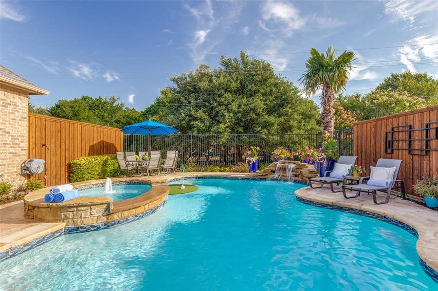 Property photo for 5213 Tennington Park, Dallas, TX