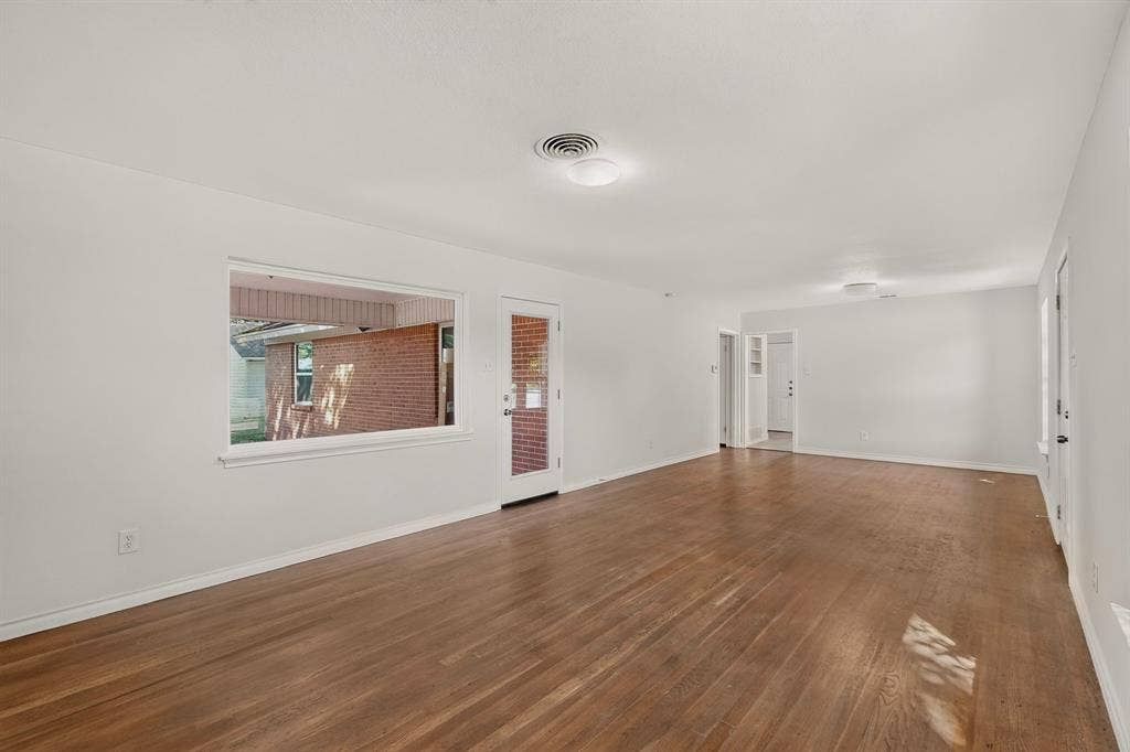 405 Easton Road, Dallas, TX 75218 405 Easton Road, Dallas, TX 75218