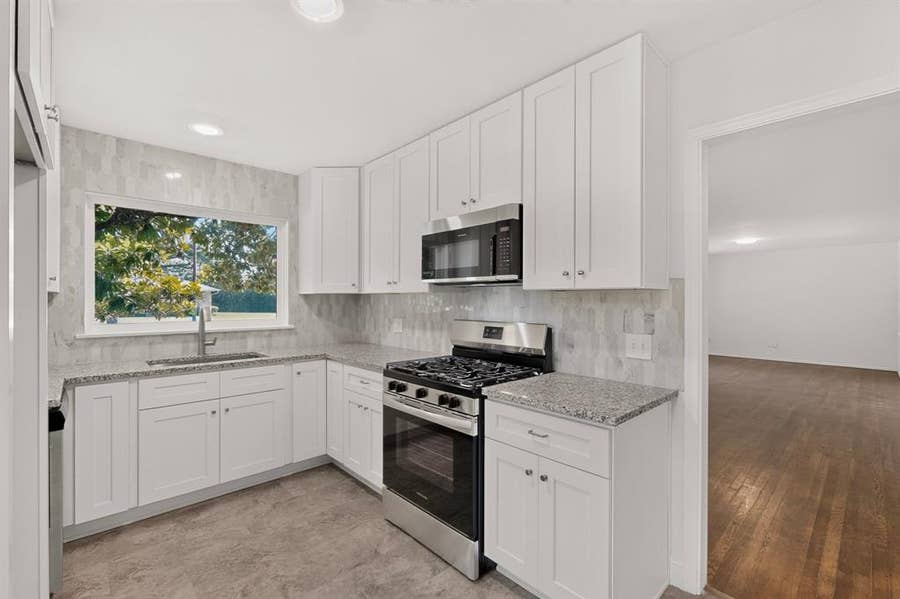 Property photo for 405 Easton Road, Dallas, TX