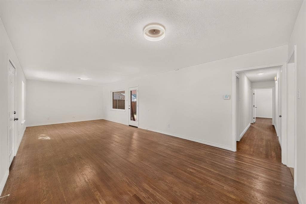 405 Easton Road, Dallas, TX 75218 405 Easton Road, Dallas, TX 75218